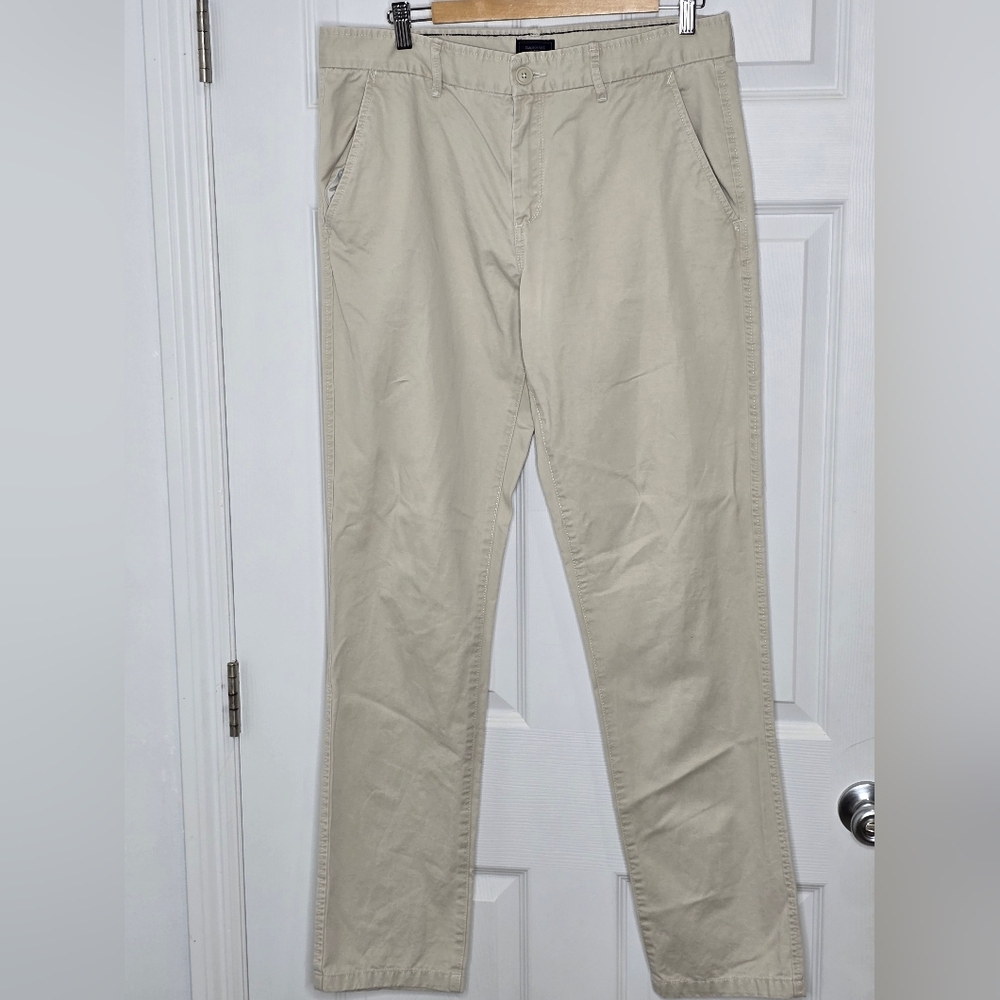 Men's Gap 33x34 Khaki Tan Slim Fit Pants